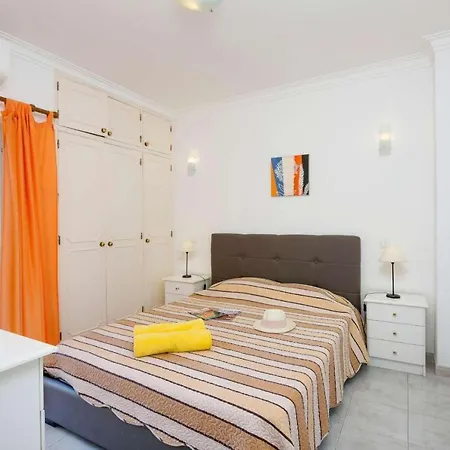 Paulena Villa *